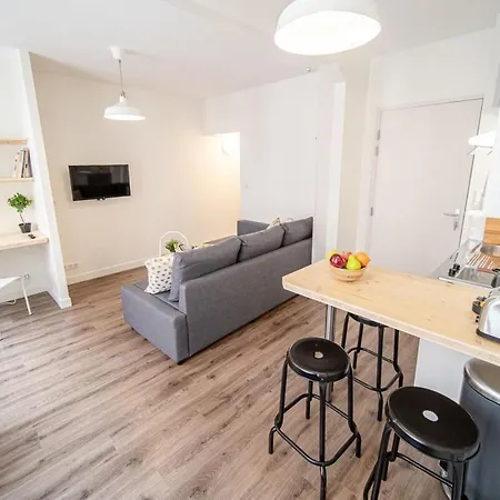 La Maison Gratte Ciel-studio Villeurbanne-jardin *