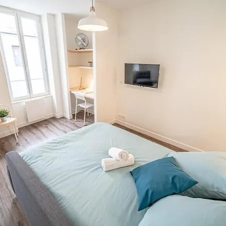 La Maison Gratte Ciel-studio Villeurbanne-jardin * Villeurbanne